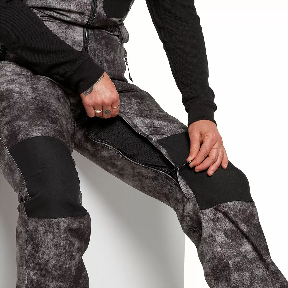 Volcom Women's Ski Pants & Bibs Swift Bib Overall Pant Women's 11 Volcom Women's Ski Pants & Bibs Swift Bib Overall Pant Women's - Image 11