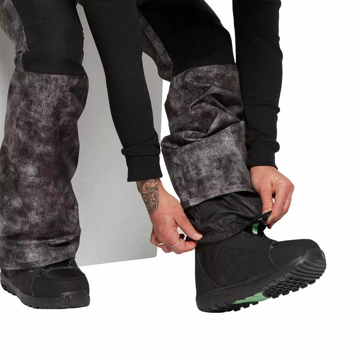 Volcom Women's Ski Pants & Bibs Swift Bib Overall Pant Women's 10 Volcom Women's Ski Pants & Bibs Swift Bib Overall Pant Women's - Image 10